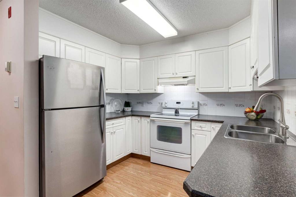 20 SIERRA MORENA Mews SW #118 photo 5