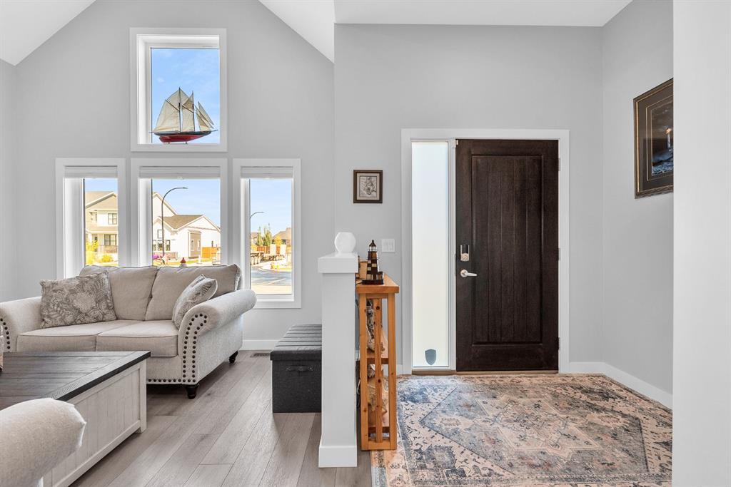 1098 Creekside Boulevard SW photo 2