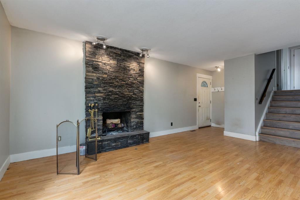 3 Berwick Close NW photo 3