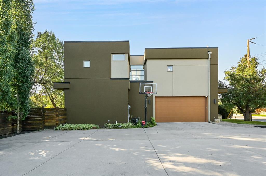 3926 9 Street SW photo 2