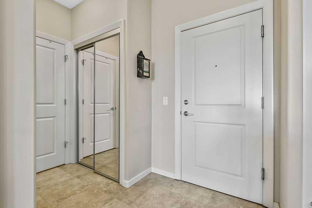 310 Mckenzie Towne Gate SE #3405 photo 2