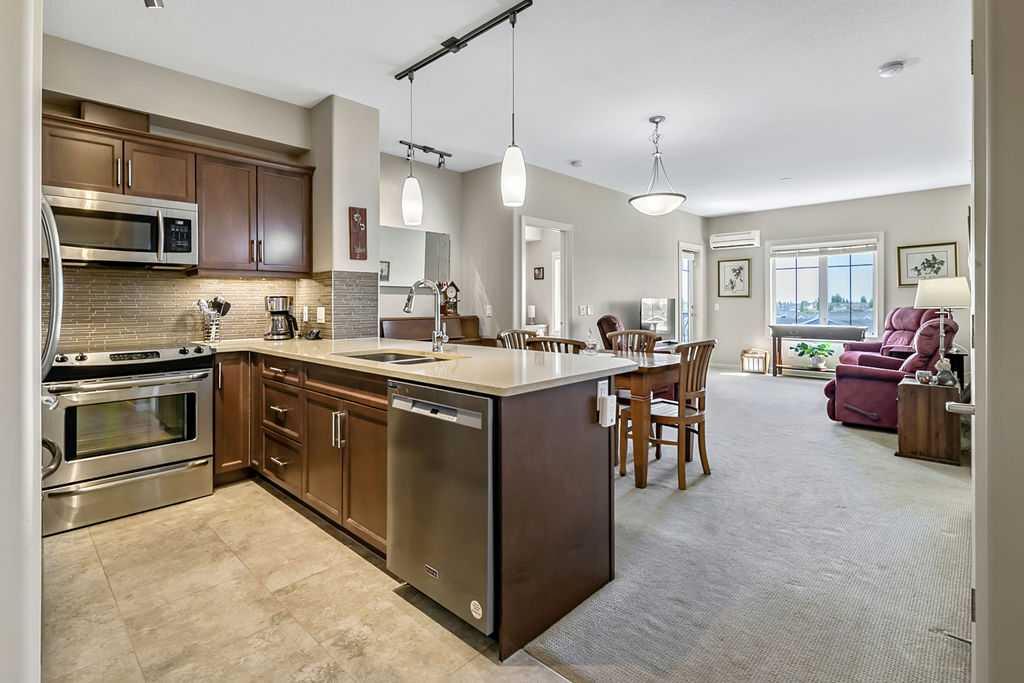 310 Mckenzie Towne Gate SE #3405 photo 3