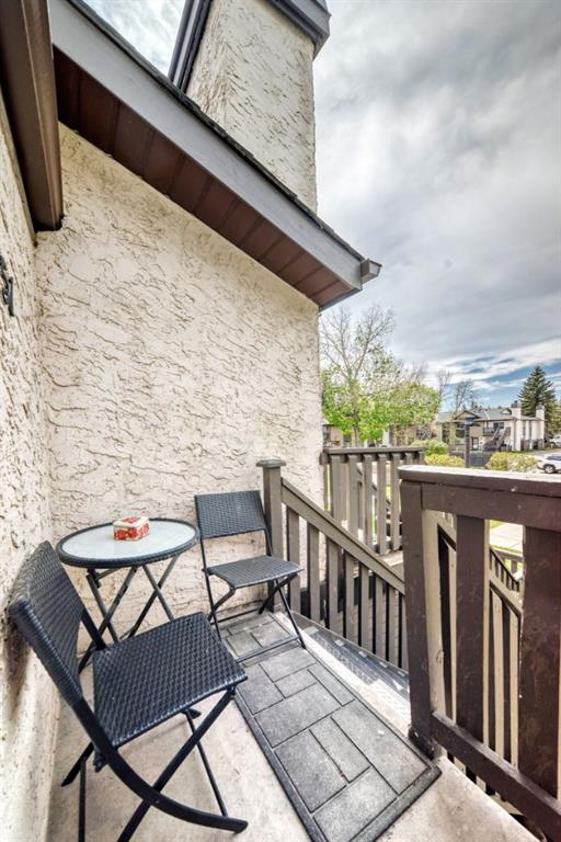51 Cedar Springs Gardens SW photo 4