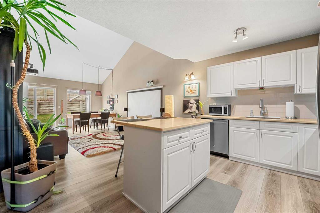 118 Somervale Point SW photo 3