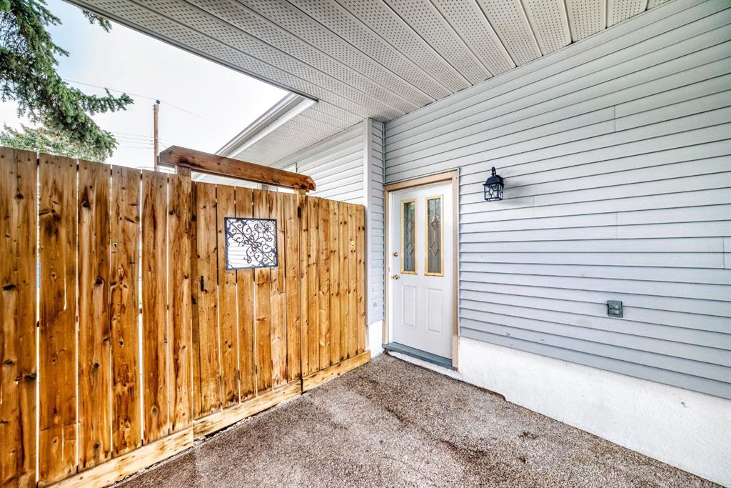 4603 41 Street NW photo 4