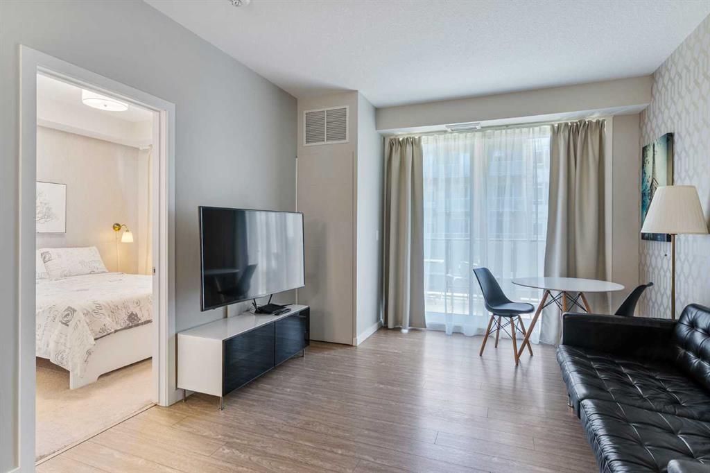 122 Mahogany Centre SE #313 photo 3