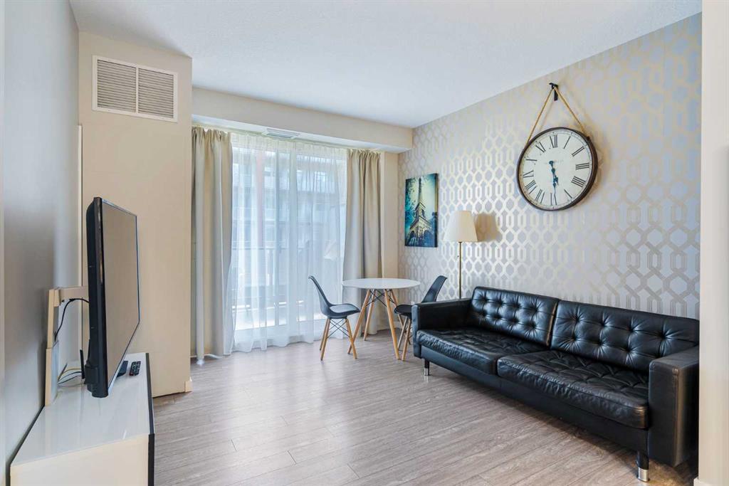 122 Mahogany Centre SE #313 photo 5