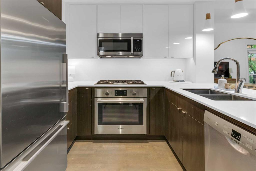 305 18 Avenue SW #228 photo 3