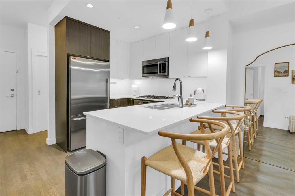 305 18 Avenue SW #228 photo 4