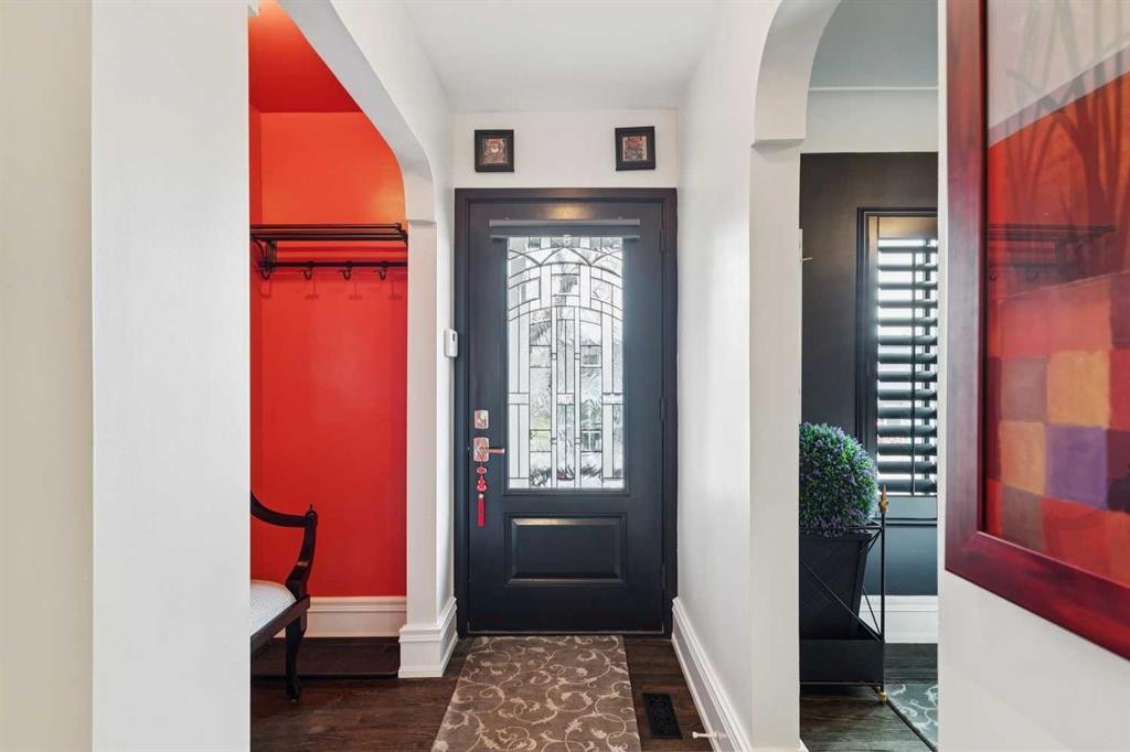 2814 14 Street SW photo 3