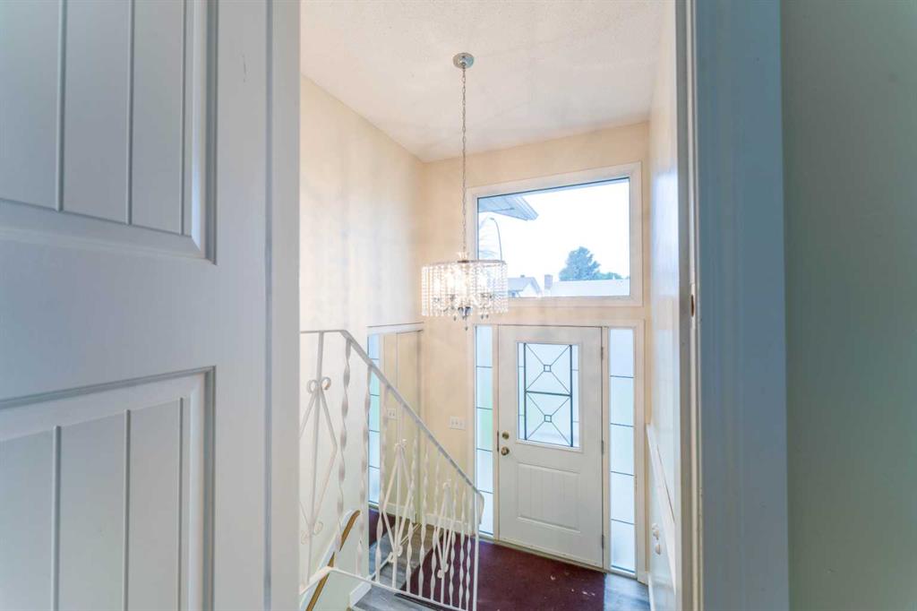 44 Whiteridge Place NE photo 2