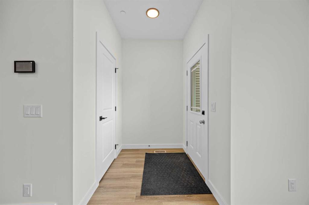 41 Hotchkiss Gardens SE photo 2