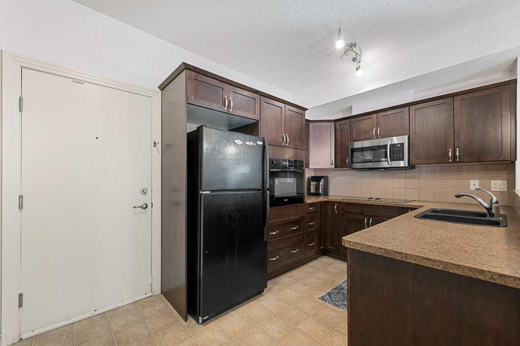 60 Royal Oak Plaza NW #240 photo 4
