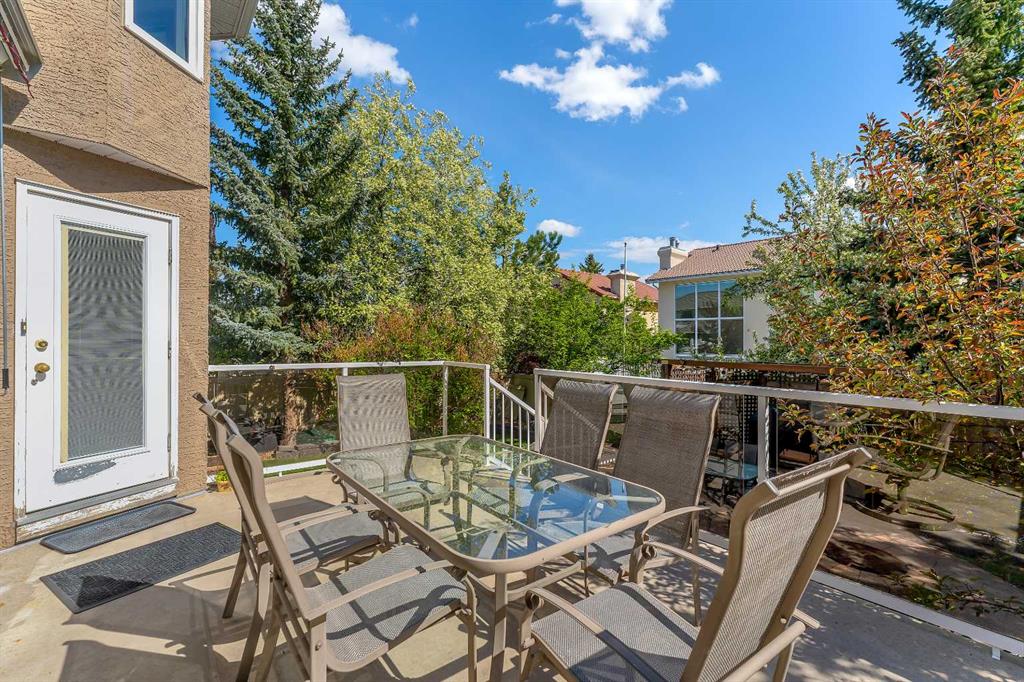 33 Edgevalley Way NW photo 3