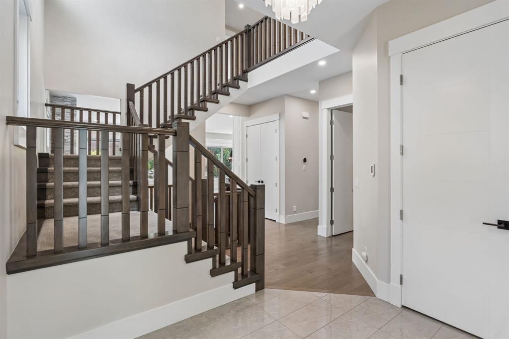 1012 17 Street NW photo 2
