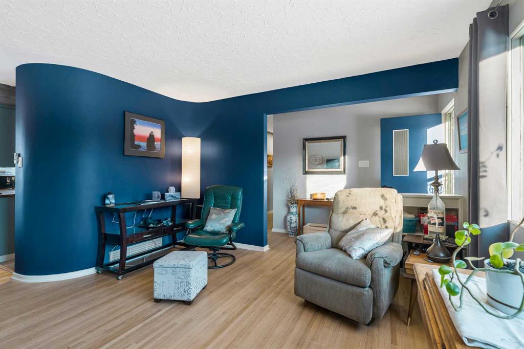 126 Springwood Drive SW photo 2