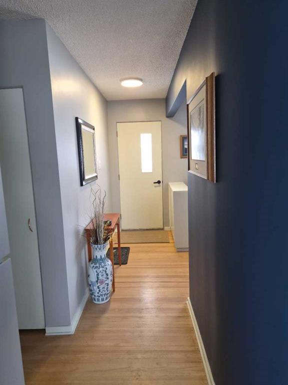126 Springwood Drive SW photo 4