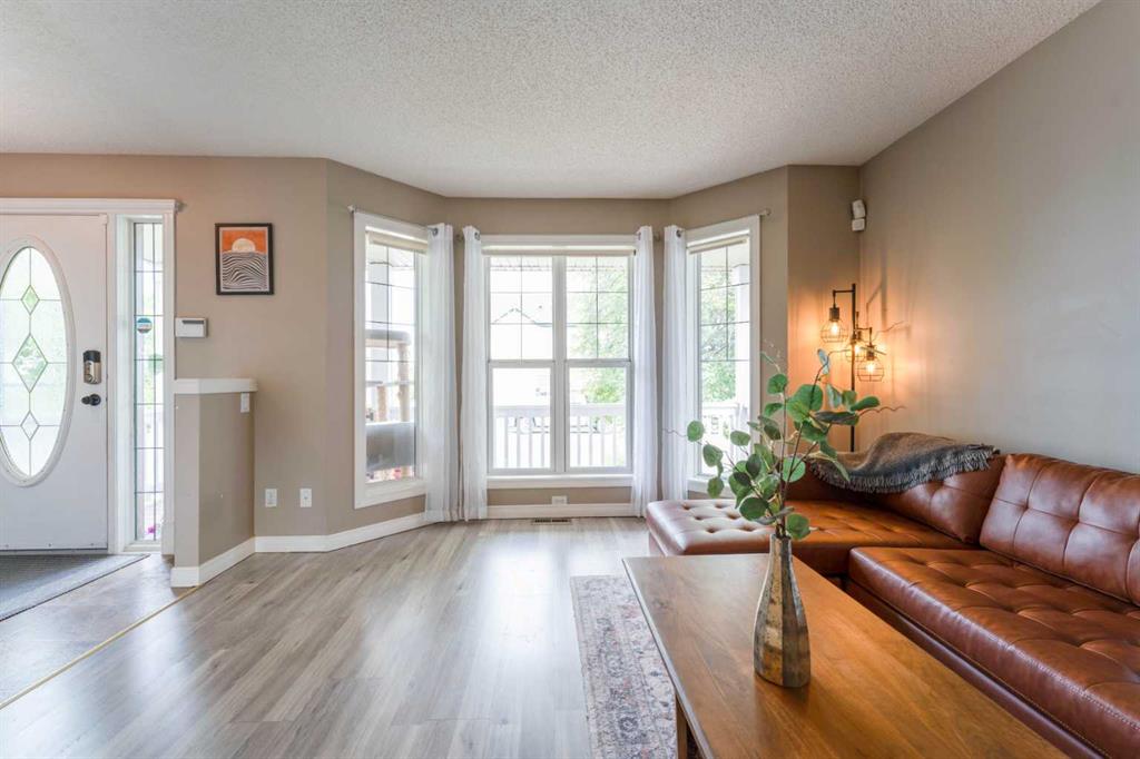 142 Bridlewood Manor SW photo 5