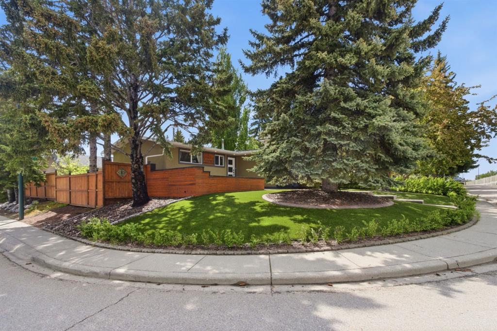 10504 Spadina Drive SW photo 2