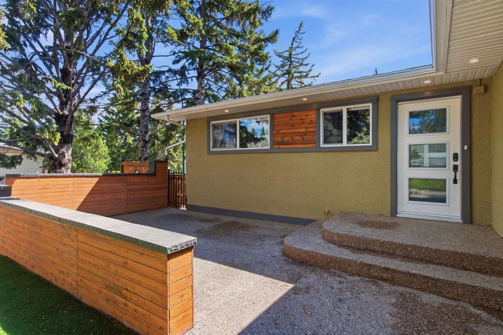 10504 Spadina Drive SW photo 3
