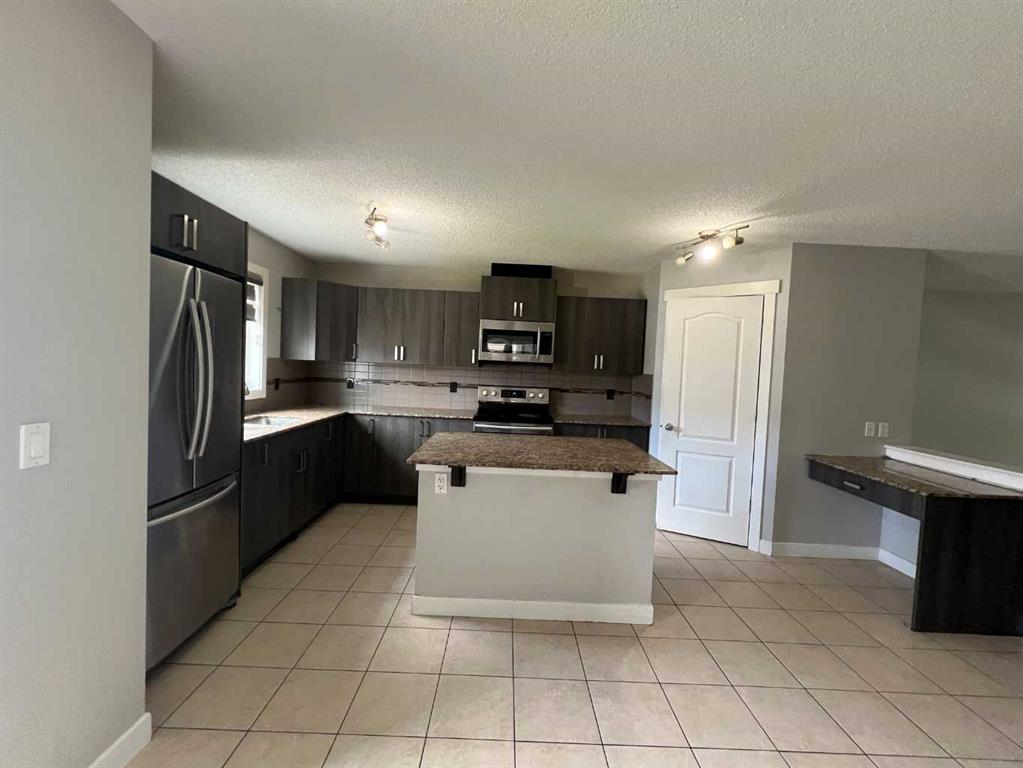 222 Skyview Ranch Boulevard NE photo 2