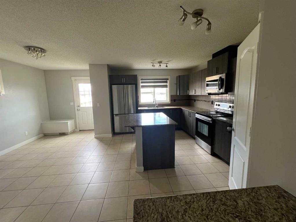 222 Skyview Ranch Boulevard NE photo 3