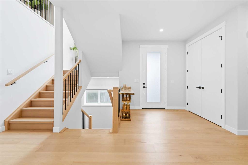 105 Rockhaven Green NW photo 5