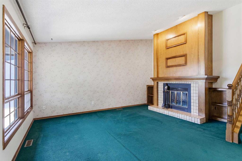 19 Templevale Way NE photo 2
