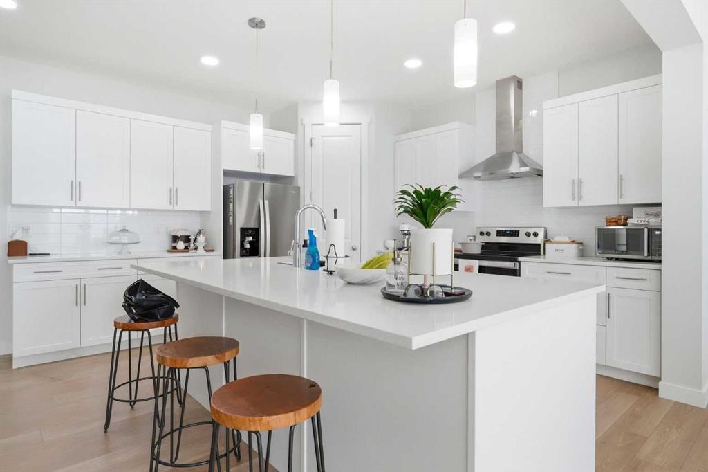 107 Versant View SW photo 3
