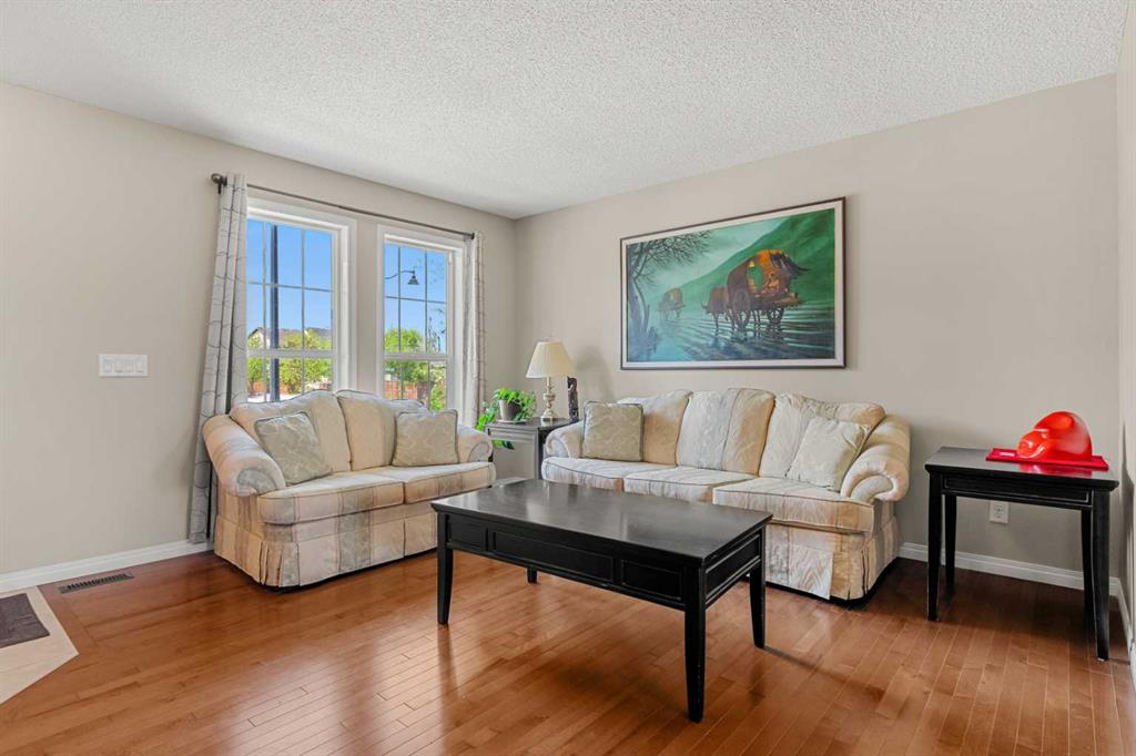 249 Elgin Meadows Park SE photo 2
