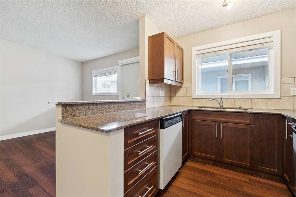 605 67 Avenue SW #4 photo 4