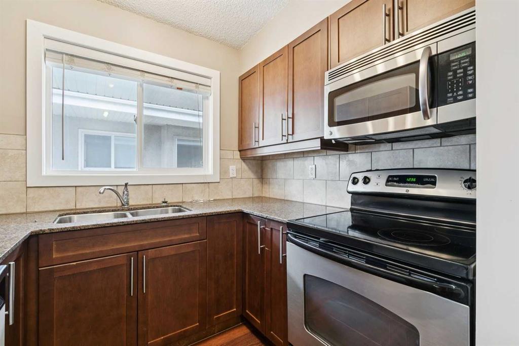 605 67 Avenue SW #4 photo 5