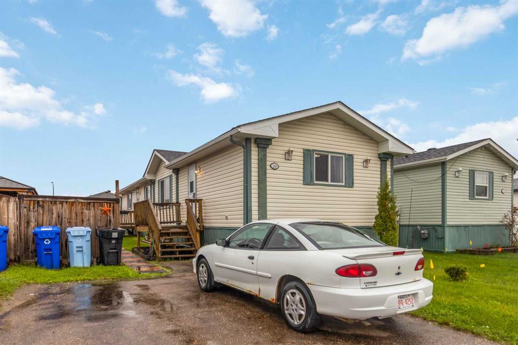 269 MCKINLAY Crescent