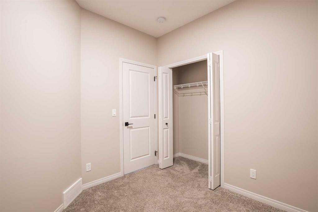 56 Corner Glen Green NE photo 5