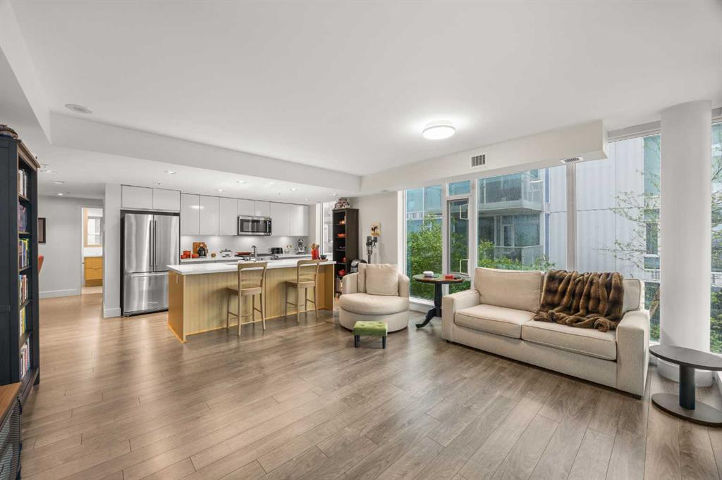 560 6 Avenue SE #301 photo 3