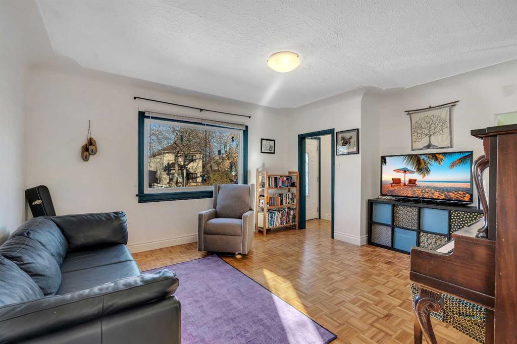 129 18 Avenue NW photo 5