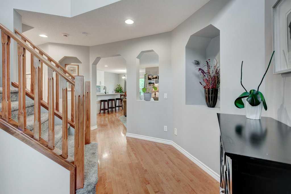 174 Brightondale Crescent SE photo 2