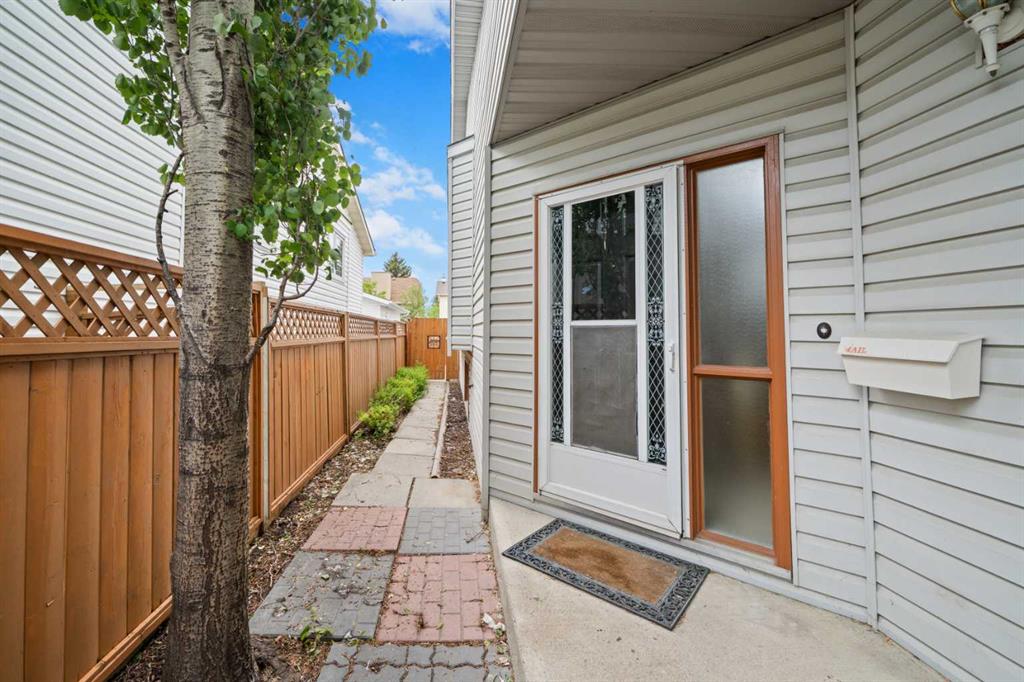 107 Tararidge Close NE photo 3