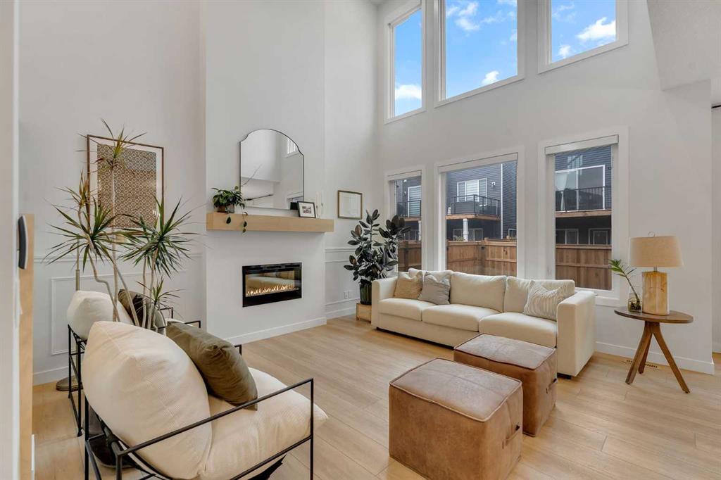 121 Amblehurst Green NW photo 5