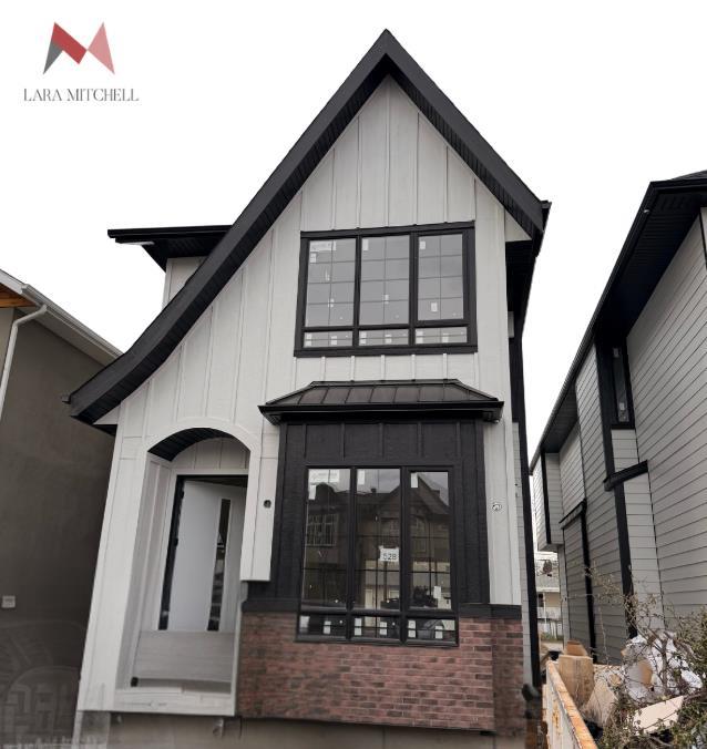 528 52 Avenue SW photo 2