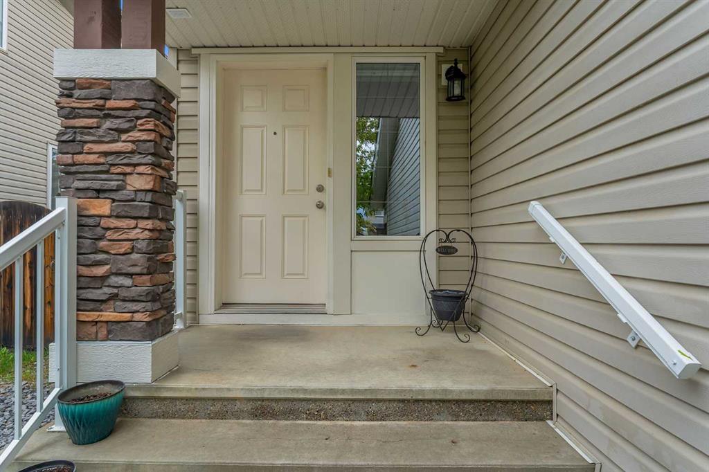 263 Royal Birch Way NW photo 2