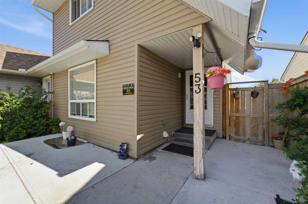 53 Falchurch Road NE photo 4