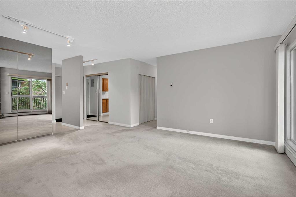 239 6 Avenue NE #203 photo 4