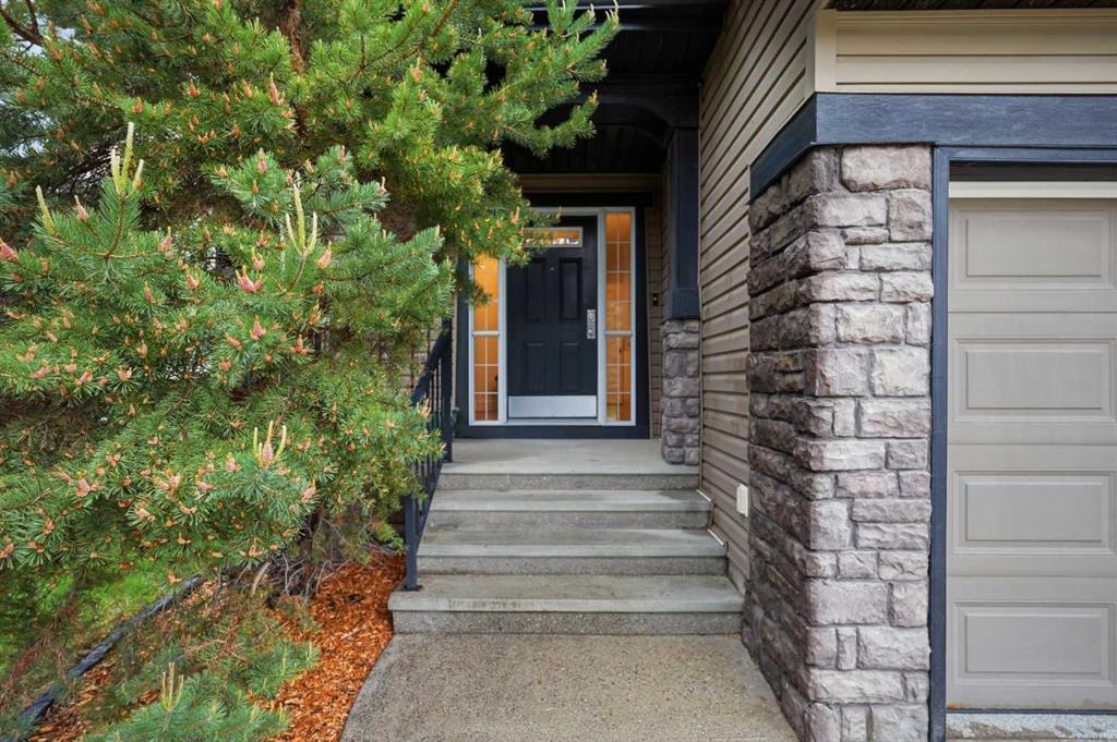 114 Cougarstone Crescent SW photo 4