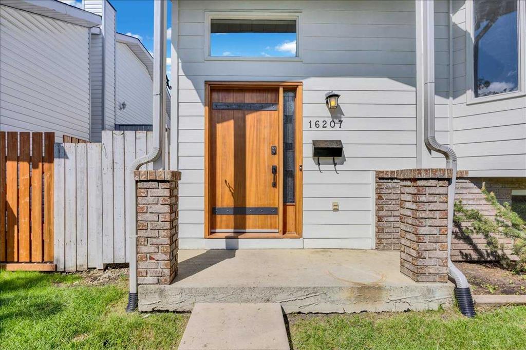 16207 Shawfield Drive SW photo 2