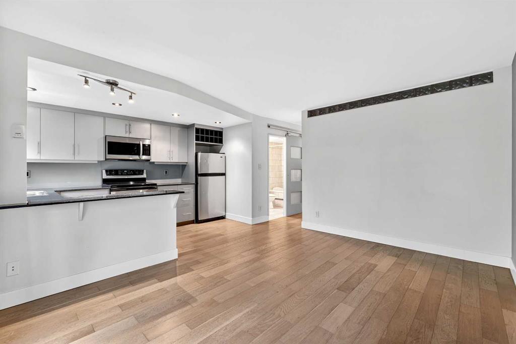 812 15 Avenue SW #304 photo 4