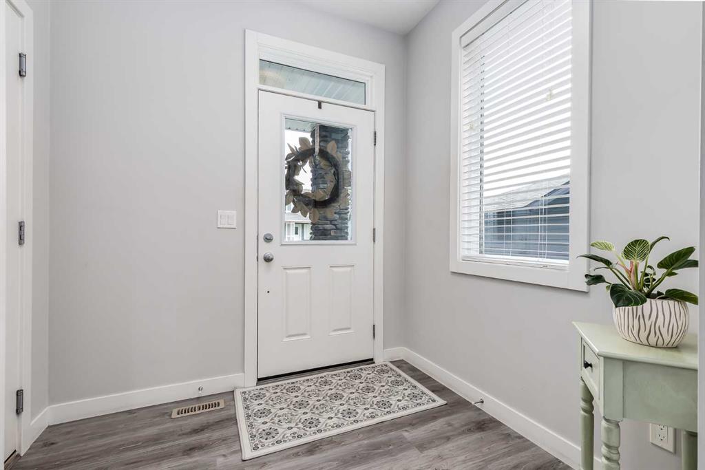565 Midtown Street SW photo 2