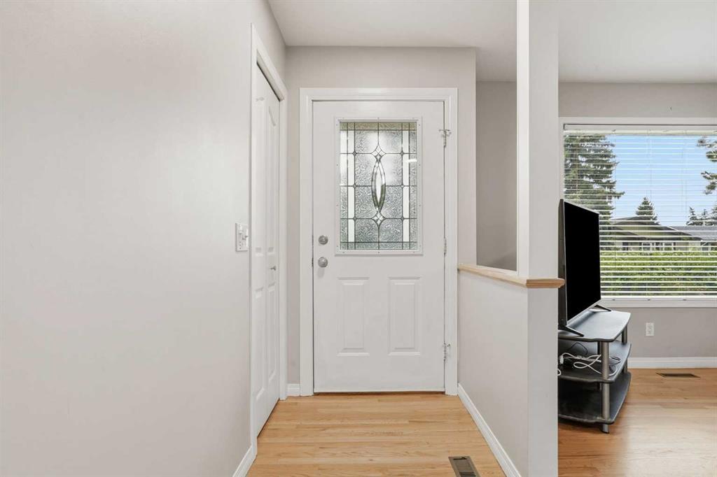 101 Aspen Crescent photo 4