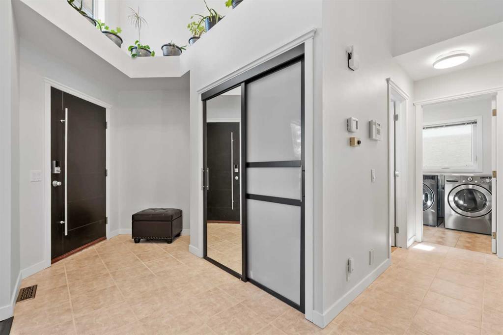 28 Mt Norquay Gate SE photo 3