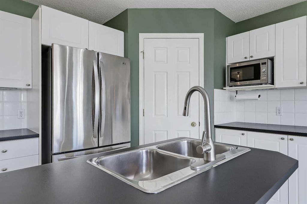 123 Arbour Butte Road NW photo 4